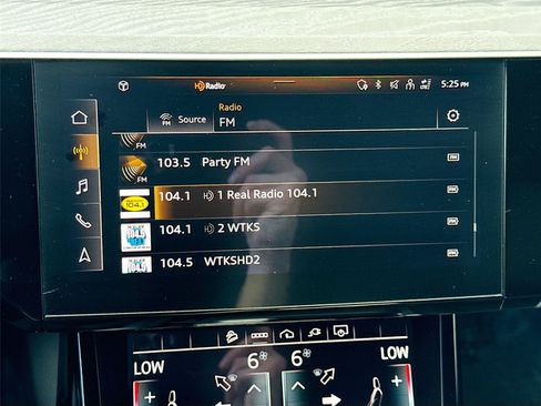 Certified 2024 Audi Q8 e-tron Premium Plus w/ Premium Plus Package AWD/4WD image 15