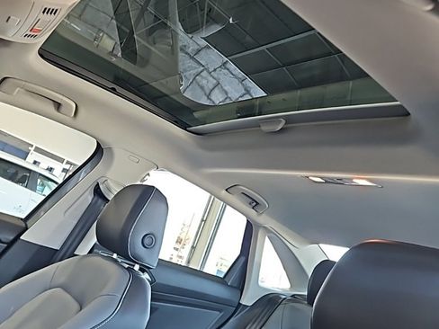 Used 2025 Volkswagen Jetta SEL image 28