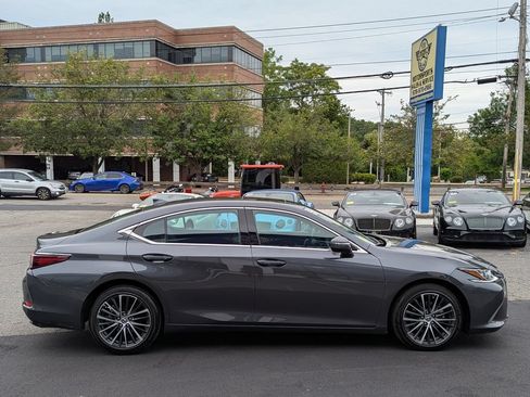 Used 2022 Lexus ES 350 w/ Premium Package FWD image 6