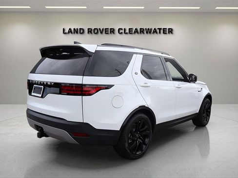 New 2025 Land Rover Discovery S image 5