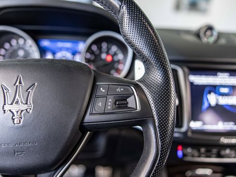 Used 2019 Maserati Levante S GranSport image 27