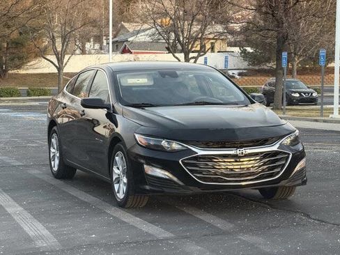 Used 2023 Chevrolet Malibu LT FWD image 2
