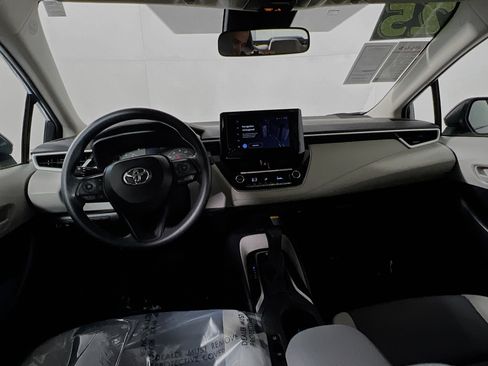 Used 2025 Toyota Corolla LE w/ LE Premium Package FWD image 30