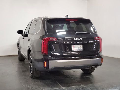 Used 2025 Kia Telluride S image 30