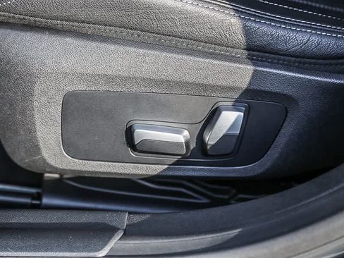 Used 2022 BMW i4 eDrive40 image 19