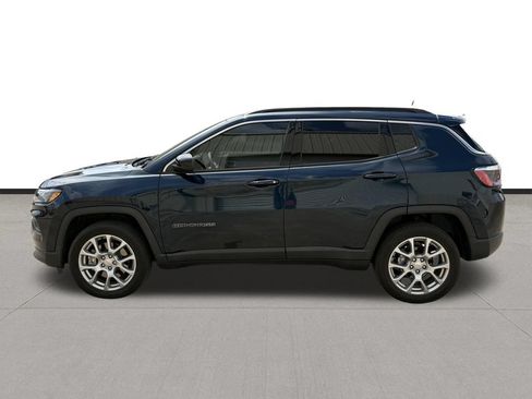 Used 2024 Jeep Compass Latitude AWD/4WD image 8