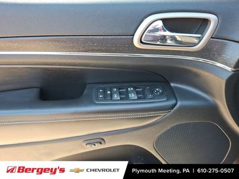 Used 2017 Jeep Grand Cherokee Limited w/ Luxury Group II AWD/4WD image 15