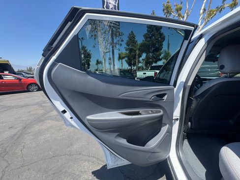 Used 2021 Chevrolet Bolt LT FWD image 18