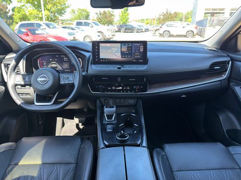 Used 2024 Nissan Rogue Platinum w/ Platinum Premium Package AWD/4WD image 22