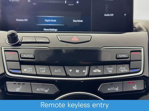 Used 2025 Acura RDX SH-AWD image 18