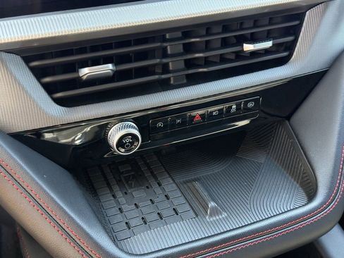 Used 2025 Ford Explorer ST-Line w/ Premium Package RWD image 22