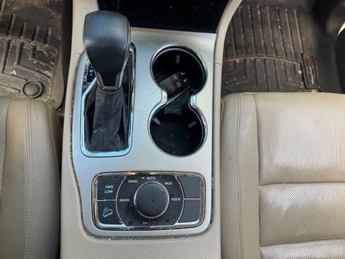 Used 2017 Jeep Grand Cherokee Limited w/ Luxury Group II AWD/4WD image 14