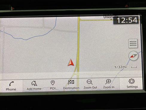 Used 2018 Nissan Rogue SV w/ Premium Package image 15