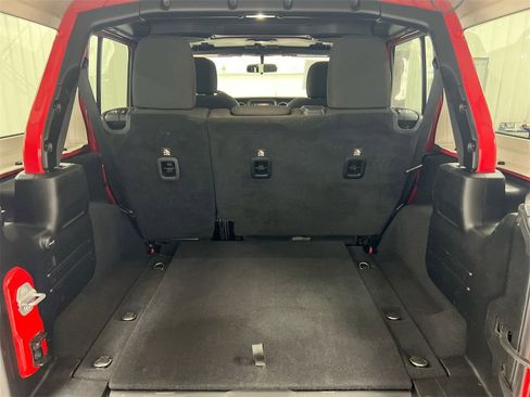 Used 2018 Jeep Wrangler Unlimited Sport S image 23