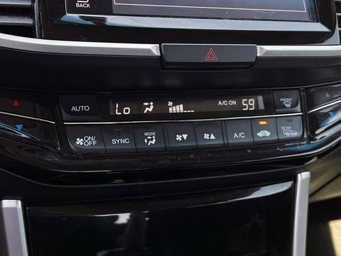 Used 2017 Honda Accord EX image 18