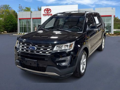 Used 2016 Ford Explorer XLT w/ Equipment Group 202A AWD/4WD image 1