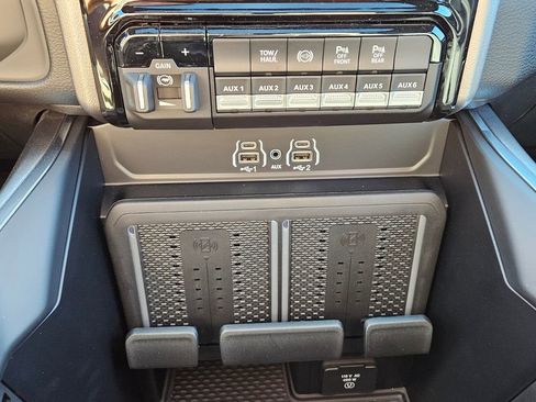 New 2026 RAM 2500 Laramie w/ Night Edition AWD/4WD image 20
