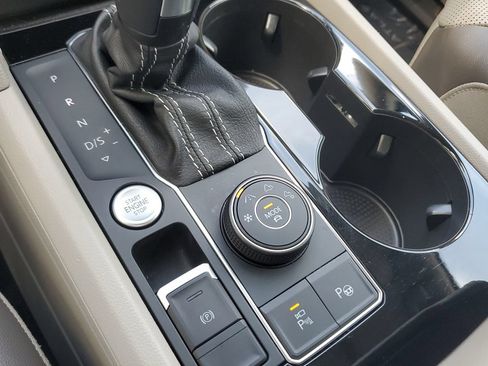 Certified 2021 Volkswagen Atlas SEL Premium AWD/4WD image 30