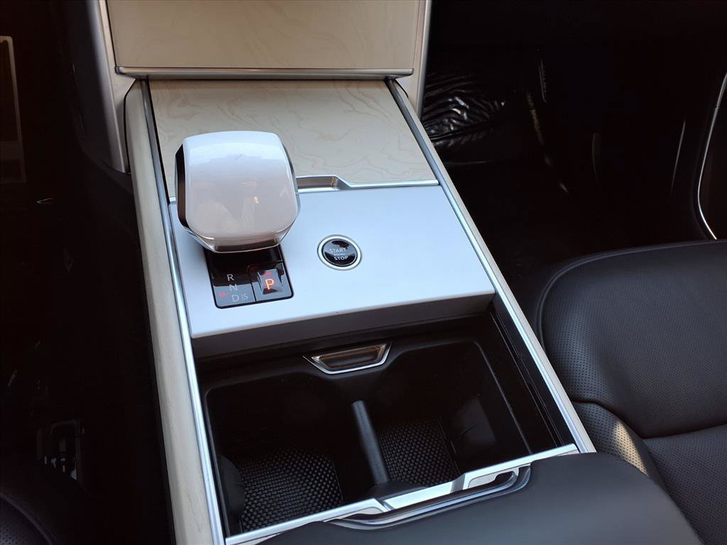 Used 2024 Land Rover Range Rover SV AWD/4WD image 21