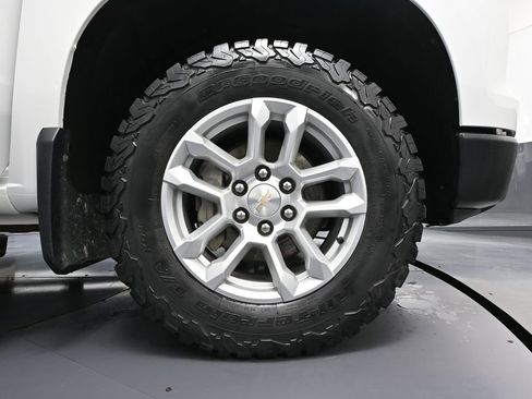 Used 2023 Chevrolet Silverado 1500 W/T w/ WT Value Package image 18