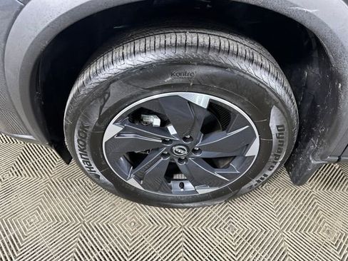 Certified 2026 Nissan Rogue SV AWD/4WD image 10
