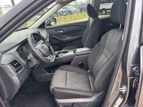 Used 2025 Nissan Rogue SV image 29