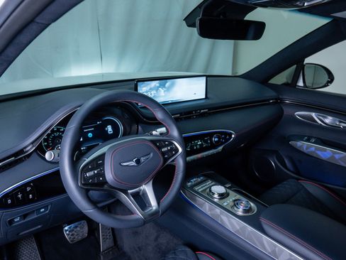 Used 2025 Genesis GV70 3.5T Sport w/ Sport Advanced Package image 21