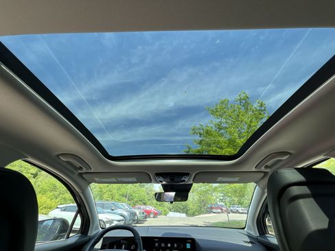 New 2026 Kia Sportage EX w/ EX Panorama Roof Package FWD image 37