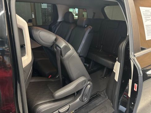 Certified 2022 Kia Carnival EX image 48