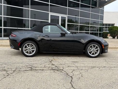 Used 2016 MAZDA MX-5 Miata Sport RWD image 2