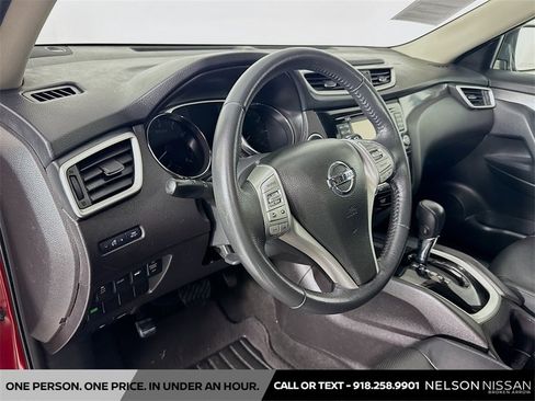 Used 2015 Nissan Rogue SL image 9
