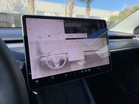 Used 2022 Tesla Model 3 image 10