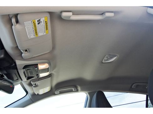 Certified 2025 Subaru Crosstrek 2.0i Premium image 30