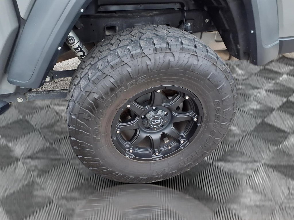 Used 2023 Jeep Gladiator Sport AWD/4WD image 24