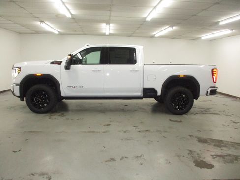 New 2026 GMC Sierra 2500 AT4 w/ AT4 Premium Plus Package AWD/4WD image 24