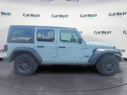 Used 2024 Jeep Wrangler Unlimited Sport AWD/4WD image 6