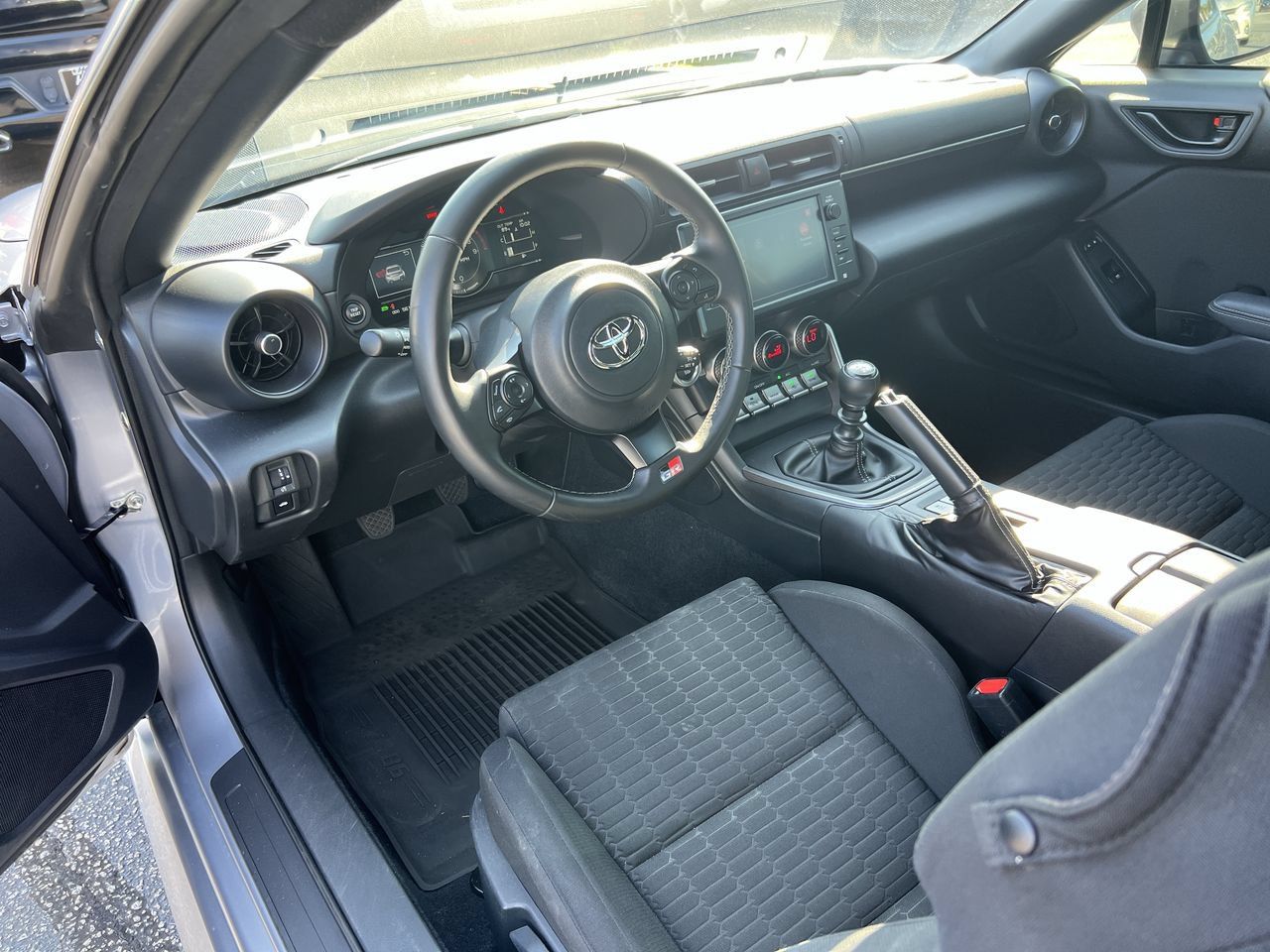 Used 2023 Toyota GR86 RWD image 32