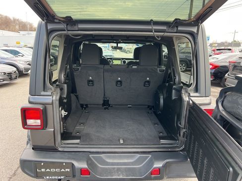 Used 2020 Jeep Wrangler Unlimited Sahara AWD/4WD image 25