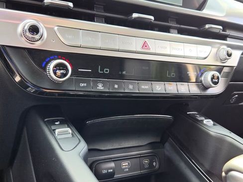 Used 2025 Kia Telluride S FWD image 24