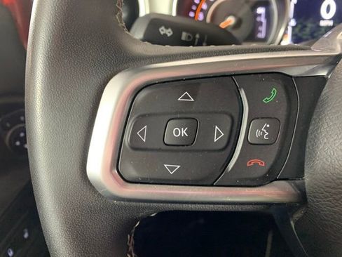 Used 2023 Jeep Wrangler Unlimited Sahara AWD/4WD image 19