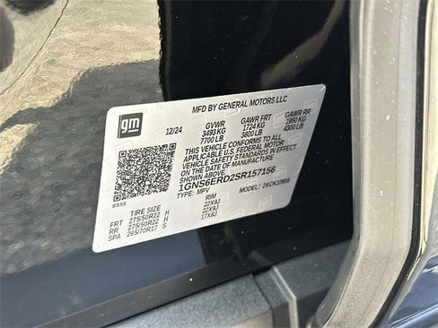 Used 2025 Chevrolet Suburban RST image 34