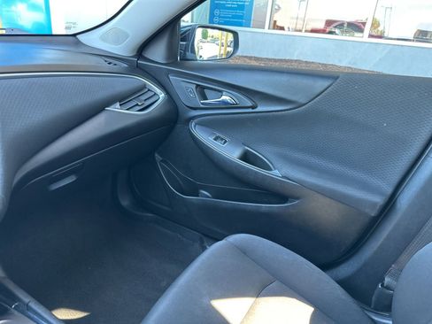 Used 2020 Chevrolet Malibu LT FWD image 32
