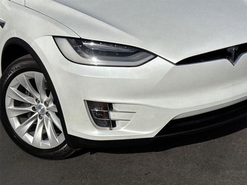 Used 2020 Tesla Model X Long Range AWD/4WD image 3