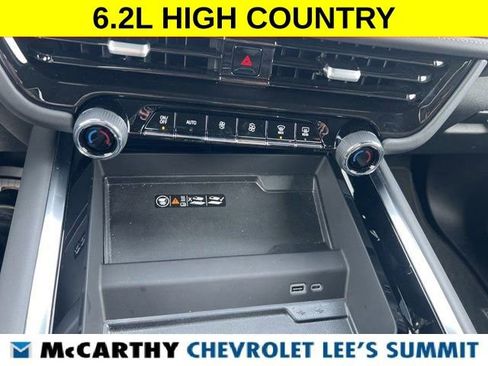 Used 2025 Chevrolet Tahoe High Country image 9