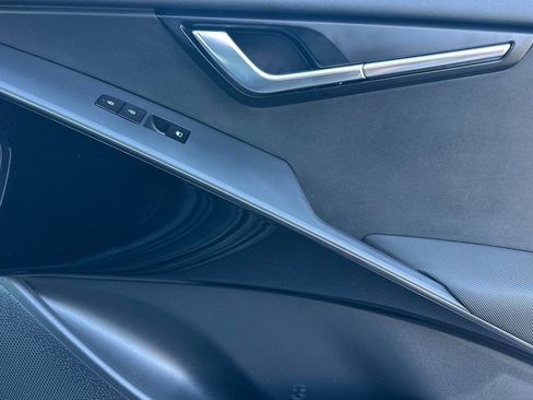 Certified 2025 Kia Niro EX w/ EX Cold Weather Package image 22