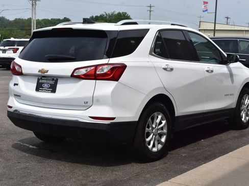 Used 2018 Chevrolet Equinox LT w/ Sun & Infotainment Package FWD image 11