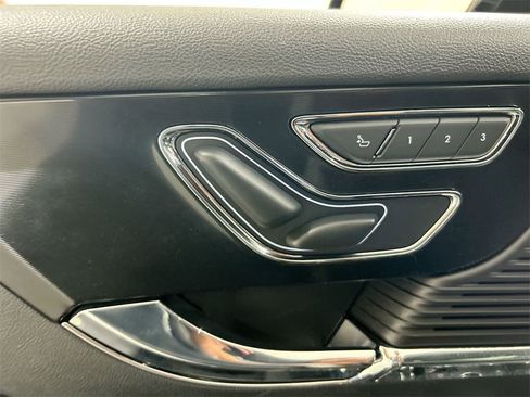 Used 2022 Lincoln Corsair AWD w/ Equipment Group 101A image 10