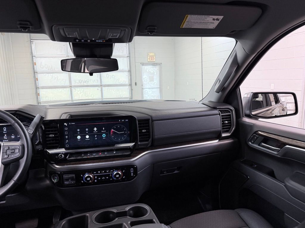 Used 2025 GMC Sierra 1500 SLE AWD/4WD image 29