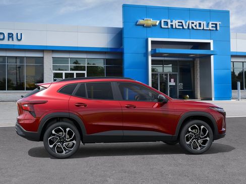 New 2026 Chevrolet Trax RS w/ Sunroof Package FWD image 29