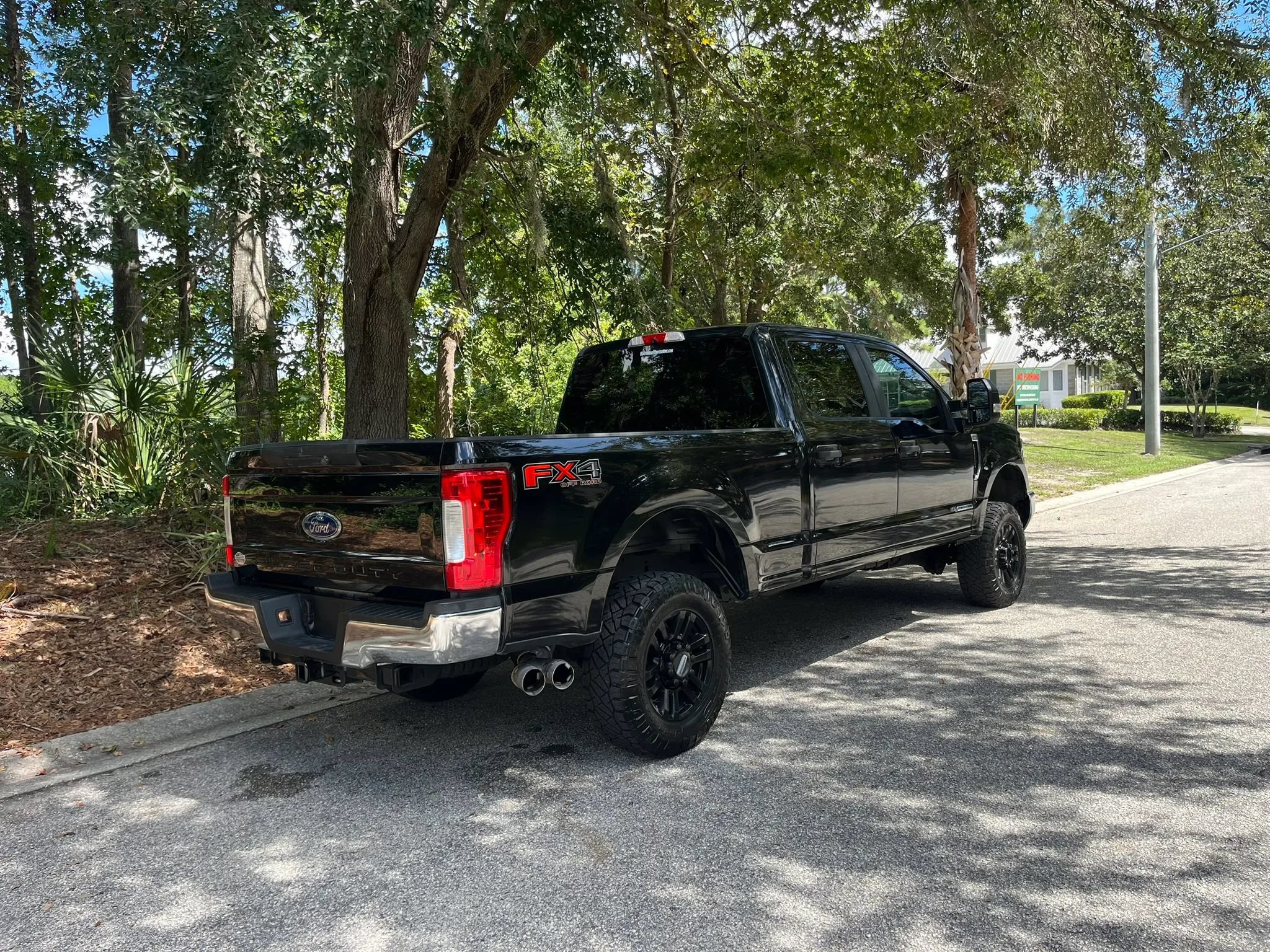 Used 2019 Ford F250 XL w/ STX Appearance Package AWD/4WD image 4